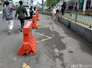 Viral Mobil Parkir di Marka Larangan Selatan Stasiun Tugu, Ini Kata Dishub