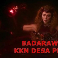 Lebih pilih Badarawuhi yang pakaiannya serba hijau atau Badarawuhi yang kostumnya warna merah seperti ini nih? Kalau yang berkostum merah ini sih Badarawuhi versi bule. Foto: Twitter