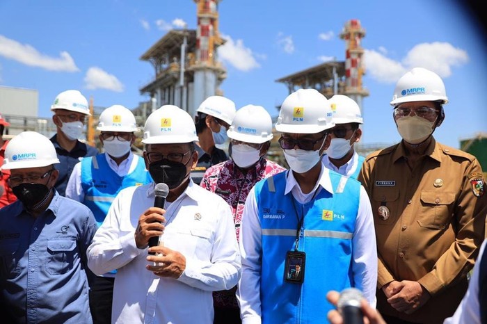 Menteri Energi Sumber Daya Mineral (ESDM) Arifin Tasrif dan Direktur Utama PLN Darmawan Prasodjo meresmikan Pembangkit Listrik Tenaga Gas Uap (PLTGU) Riau berkapasitas 275 megawatt (MW) pada Kamis (12/5).