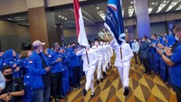 Sementara itu Lokot dengan tegas siap melaksanakan arahan AHY untuk berkerja menjalankan mesin partai. Salah satu yang akan dijalankan konsolidasi internal. Terkait kepenguran baru, Lokot berkeyakinan yang bergabung menjadi pengurus siap untuk berkerja bagaimana memenangkan Partai Demokrat di Sumut. Terlebih hadirnya generasi milenial yang mempunyai semangat baru. Tak hanya generasi milenal yang masuk jajaran kepengurusan, lanjut Lokot beberapa tokoh agama, budaya, adat, ulama.  