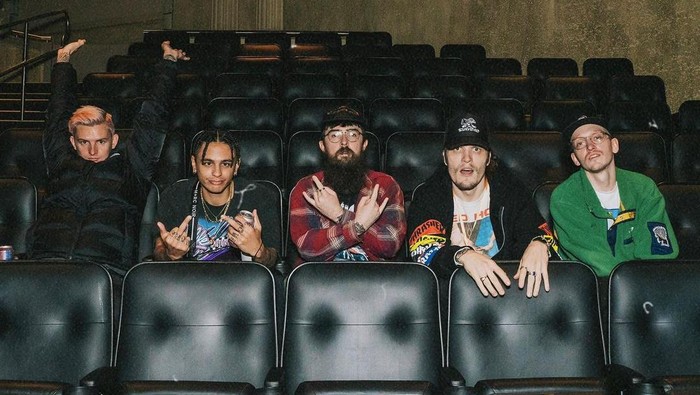 Drummer Neck Deep, Dani Abasi resmi keluar setelah 10  tahun bersama.