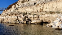 Danau itu menjadi salah satu andalan sumber air bagi sekitar 40 juta orang di sekitarnya. Kapasitasnya diperkirakan sudah turun 30%. (Southern Nevada Water Authority via AP)