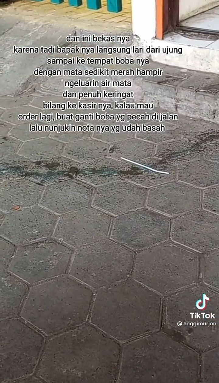 Sedih! Jatuhkan Pesanan Pelanggan, Ojol Makanan Ini Hampir Menangis Saat Dibantu