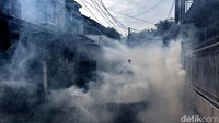 Menekan populasi nyamuk membuat lingkungan sehat dan nyaman.