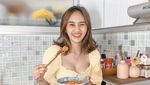 Permesta Dhyaz, Anak Farida Nurhan yang Juga Doyan Kulineran