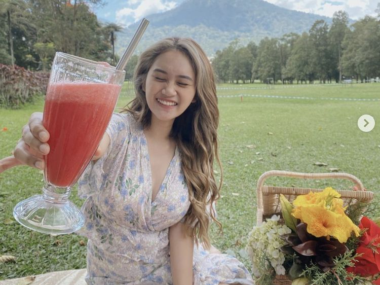 Permesta Dhyaz, Anak Farida Nurhan yang Juga Doyan Kulineran