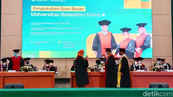 Foto: Prosesi Pengukuhan Guru Besar USU (Arfah)