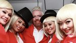 Throwback Thursday, Momen Crazy Rich Jadi Pramugari AirAsia