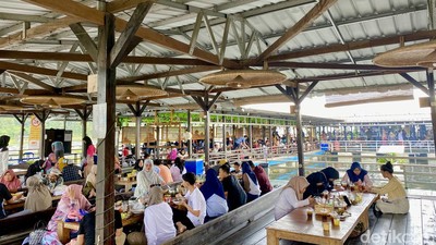 Saung Apung Napak Sancang, Resto Keluarga yang Tawarkan Ikan Nila Bakar