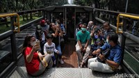 Kepala Departemen Komunikasi Korporasi dan CSR Transjakarta Iwan Samariansyah menyampaikan operasional kedua rute tersebut diberlakukan untuk mengakomodasi kebutuhan masyarakat di hari libur.