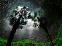 Lubang Raksasa Ini Menyimpan Keindahan Menakjubkan, Bak Gerbang ke Dunia Lain