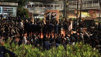 Aksi tersebut untuk memperingati 24 tahun tragedi Trisakti pada 12 Mei 1998.  