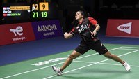 Bertanding di Impact Arena, Bangkok, Thailand, Kamis (12/5/2022), Komang Ayu Cahya Dewi kalah dengan skor 12-21 dan 11-21.  