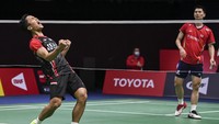 Gim kedua yang sangat ketat diakhiri dengan kemenangan Zhao 27-25.
