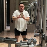 Latihan cardio jadi salah satu aktivitas fisik yang rutin dijalaninya. Seperti diketahui, olahraga cardio berintensitas tinggi yang membakar kalori dalam waktu cepat. Foto: Instagram/@kingnassar88