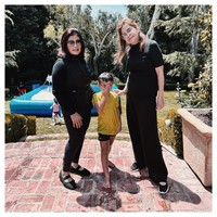 Ini potret Magika yang sedang berulang tahun bersama dengan neneknya.Foto: Instagram @ramadhaniabakrie