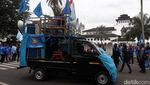 Usung 6 Tuntutan, Buruh Geruduk Gedung Sate