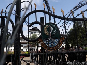 Ribuan Buruh Kepung Gedung Sate Rabu Besok!
