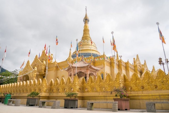 Vihara terbesar di Indonesia