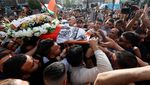 Warga Palestina Tumpah Ruah Antarkan Jenazah Jurnalis Al Jazeera