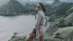 Wulan Guritno Mendaki Gunung Lewati Lembah, Lalu Berendam di Laut