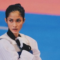 Rupanya sebelum berkarier di dunia entertain, Aghniny Haque pernah menjadi salah satu atlet timnas Taekwondo. Aktris cantik yang lahir pada 8 Maret 1997 itu bergabung di Timnas Taekwondo Indonesia pada tahun 2011 hingga 2016. Foto: Instagram/@aghninyhaque