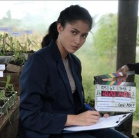 Memerankan karakter Ayu dalam film KKN Desa Penari, nama Aghniny Haque cukup mencuri perhatian karena parasnya yang cantik. Ayu sendiri merupakan salah satu karakter utama yang menjadi biang keladi di KKN Desa Penari. Foto: Instagram/@aghninyhaque