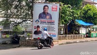 Baliho itu, dipasang Barisan Erick Thohir (BARET) Indonesia.