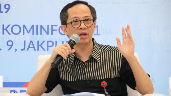 Dubes RI untuk Ukraina, Ghafur Akbar Dharmaputra, meninggal dunia. Ghafur bertugas di Kedutaan Besar Republik Indonesia (KBRI) Ukraina tepatnya wilayah Kiev.