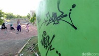 Sejumlah pengguna skate park ini pun menyayangkan perbuatan orang-orang tak bertanggung jawab ini.  