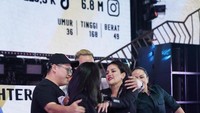 Kali ini Dinar Candy dan Nikita Mirzani dilaporkan melakukan kehebohan. Keduanya akan melaksanakan adu tinju di acara Holywings Sport Show. Foto: Instagram/dinar_candy