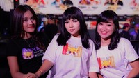 DJ seksi, Dinar Candy tak lagi asing sosoknya di layar kaca. Istri dari Ridho Ilahi ini seringkali dibahas dalam berbagai acara infotainment. Foto: Instagram/dinar_candy