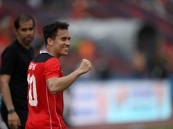 Egy merayakan gol yang dicetak di menit ke-74.