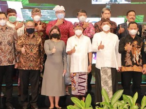 Langgar Aturan, Koster Tegur Manajer Hotel Tak Berbusana Adat Bali