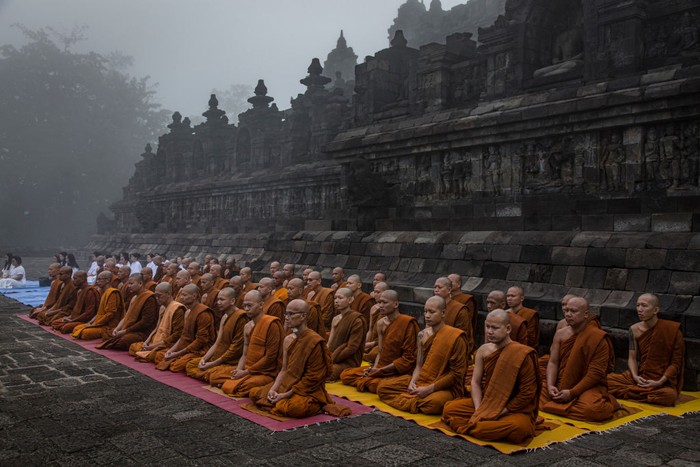 Hari Senin libur apa? Tepat hari Senin tanggal 16 Mei 2022 nanti diperingati sebagai Hari Raya Waisak yang dirayakan oleh umat Buddha di seluruh dunia.