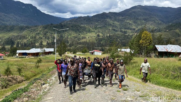 Jenazah sopir truk yang hilang usai ditembak KKB Papua ditemukan tewas (Dok. Istimewa)