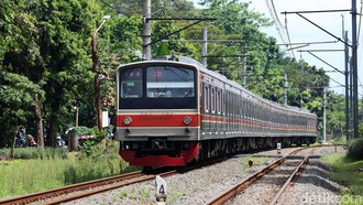 KAI Mau Tambah Gardu Listrik demi KRL 12 Rangkaian di Jalur Green Line