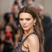 Kendall Jenner Geram Dituding Operasi Plastik, Tegaskan Wajahnya Alami