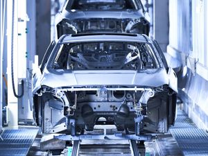 Top SIh, BMW Manfaatkan Limbah Buat Cat Mobil