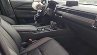Masuk pada bagian dalam air bag (kantung udara) sudah mengembang. Ini tentunya menambah biaya perbaikan yang lebih tinggi. Foto: Copart