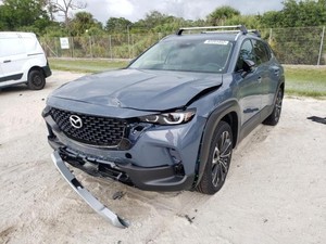 Mobil Mazda Ini Bekas Tabrakan, Masih Ringsek Tapi DIjual Lebih Mahal