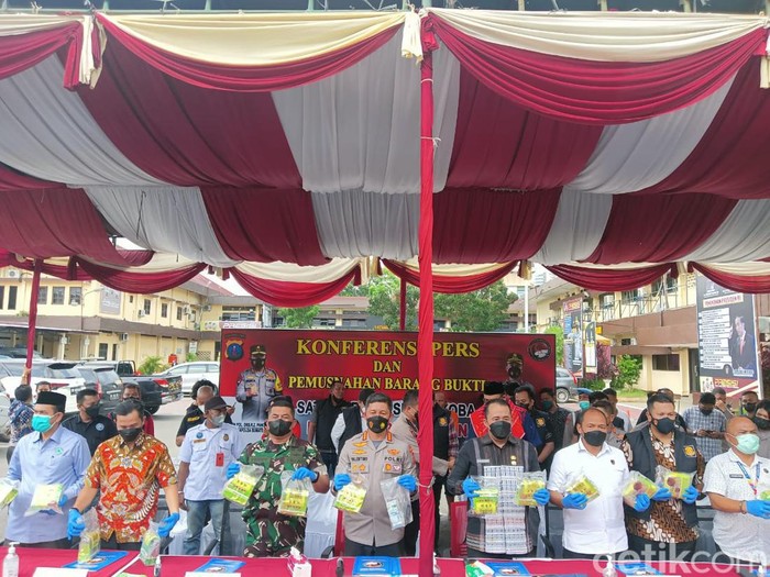 Konferensi pers di Mako Polrestabes Medan, Jumat (13/5/2022)