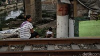 Menurutnya, pembangunan ini sebagai janji Anies kepada warga Kampung Bayam. Selain itu, kata Anies, masyarakat yang dulu sebagai petani akan diberi juga fasilitas pertanian.