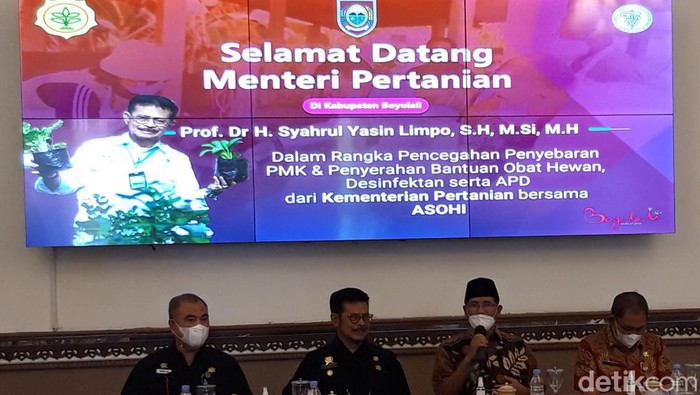 Menteri Pertanian, Syahrul Yasin Limpo, kunjungan kerja di Boyolali terkait penanganan wabah PMK pada hewan ternak, Jumat (13/5/2022).