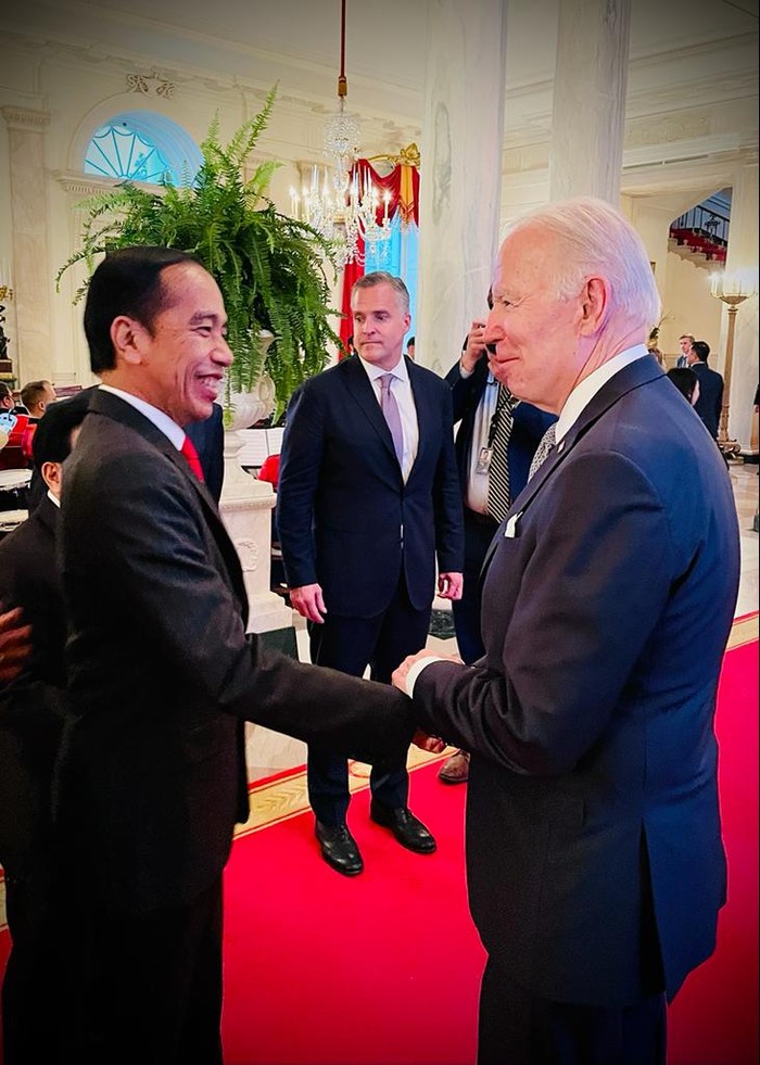 Presiden Joko Widodo (Jokowi) bertemu dengan Presiden Amerika Serikat (AS) Joe Biden dalam acara jamuan santap malam di Gedung Putih, Washington DC, Amerika Serikat, Kamis (12/5/2022) malam waktu setempat atau Jumat (13/5/2022) pagi waktu Indonesia.