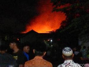 Pabrik Kacang Shanghai Gangsar di Tulungagung Terbakar