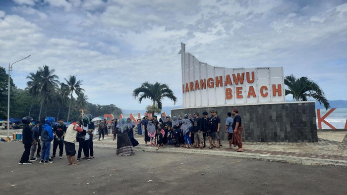 Pantai Karang Hawu Sukabumi