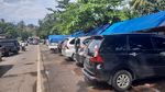 Libur Lebaran Sudah Lewat, Pantai Karang Hawu Masih Tetap Padat