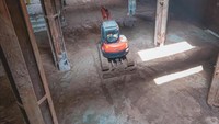 Sedangkan di Stasiun Thamrin, pekerjaan yang sedang dilakukan meliputi pekerjaan king post sisi utara stasiun, penggalian base level di south shaft, penggalian concourse slab di shaft utara, pekerjaan jet grout di stasiun boks sisi selatan, pengeboran, pemasangan segmen permanen oleh TBM 1 menuju arah Stasiun Thamrin, dan pekerjaan persiapan main drive TBM-1 di area utara Bundaran HI. Foto: Dok. MRT Jakarta