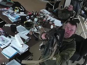 Tentara Rusia Terekam Menembak Warga Sipil Tak Bersenjata di Ukraina